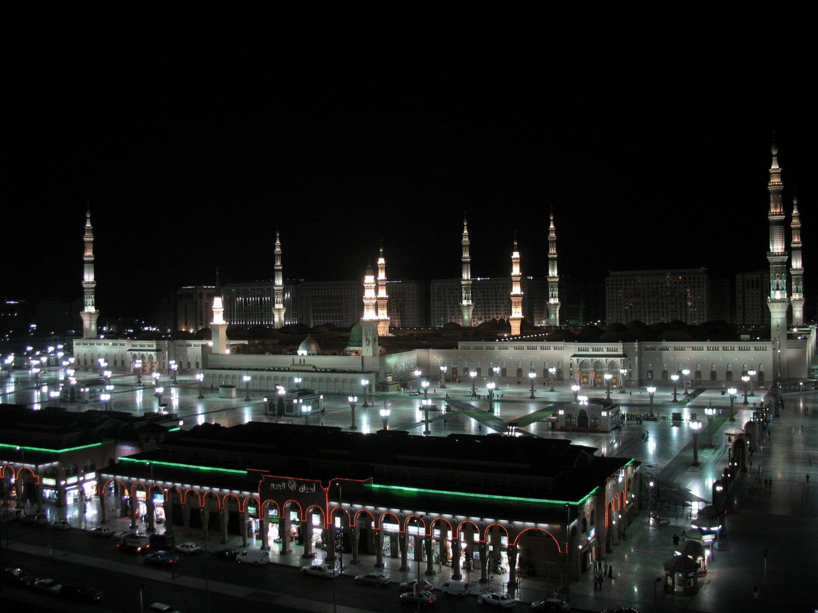Al-Masjid an-Nabawi (The Prophet's Mosque)