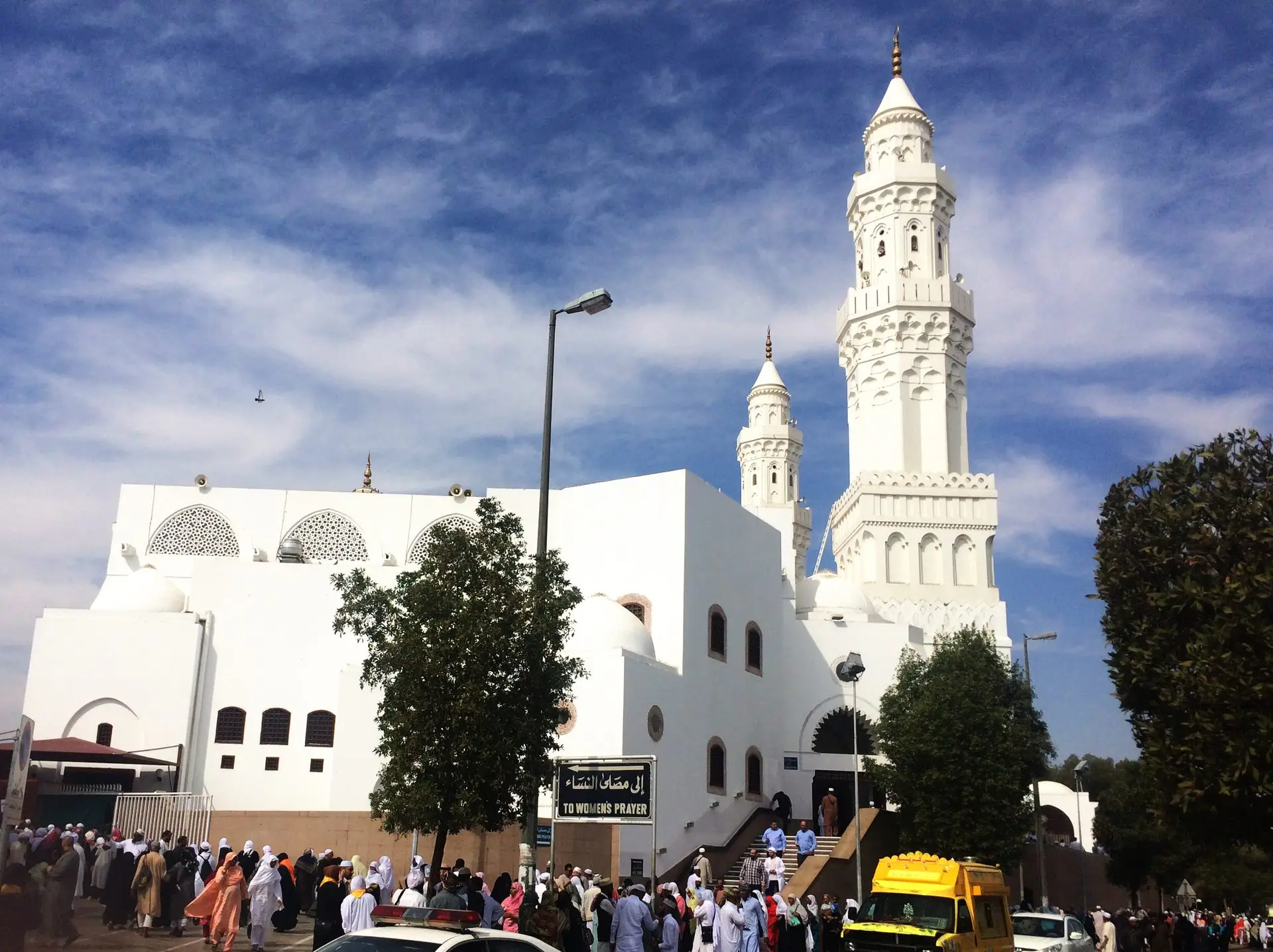 مسجد القبلتین (دو قبلوں والی مسجد)