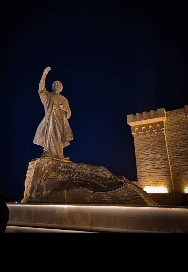 Al Mutanabi Statue 2